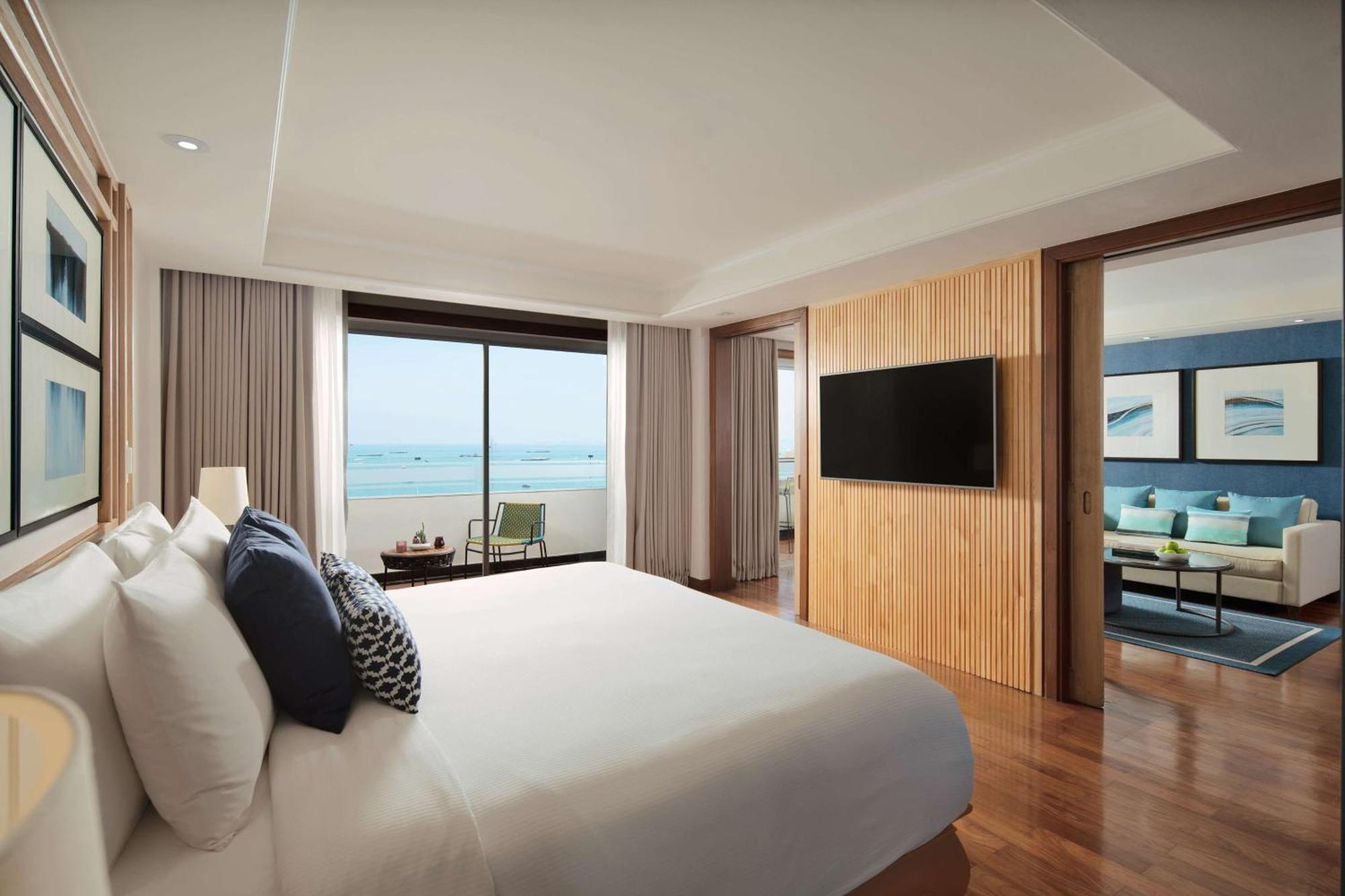 Avani Pattaya Resort Exterior photo A bedroom at the hotel