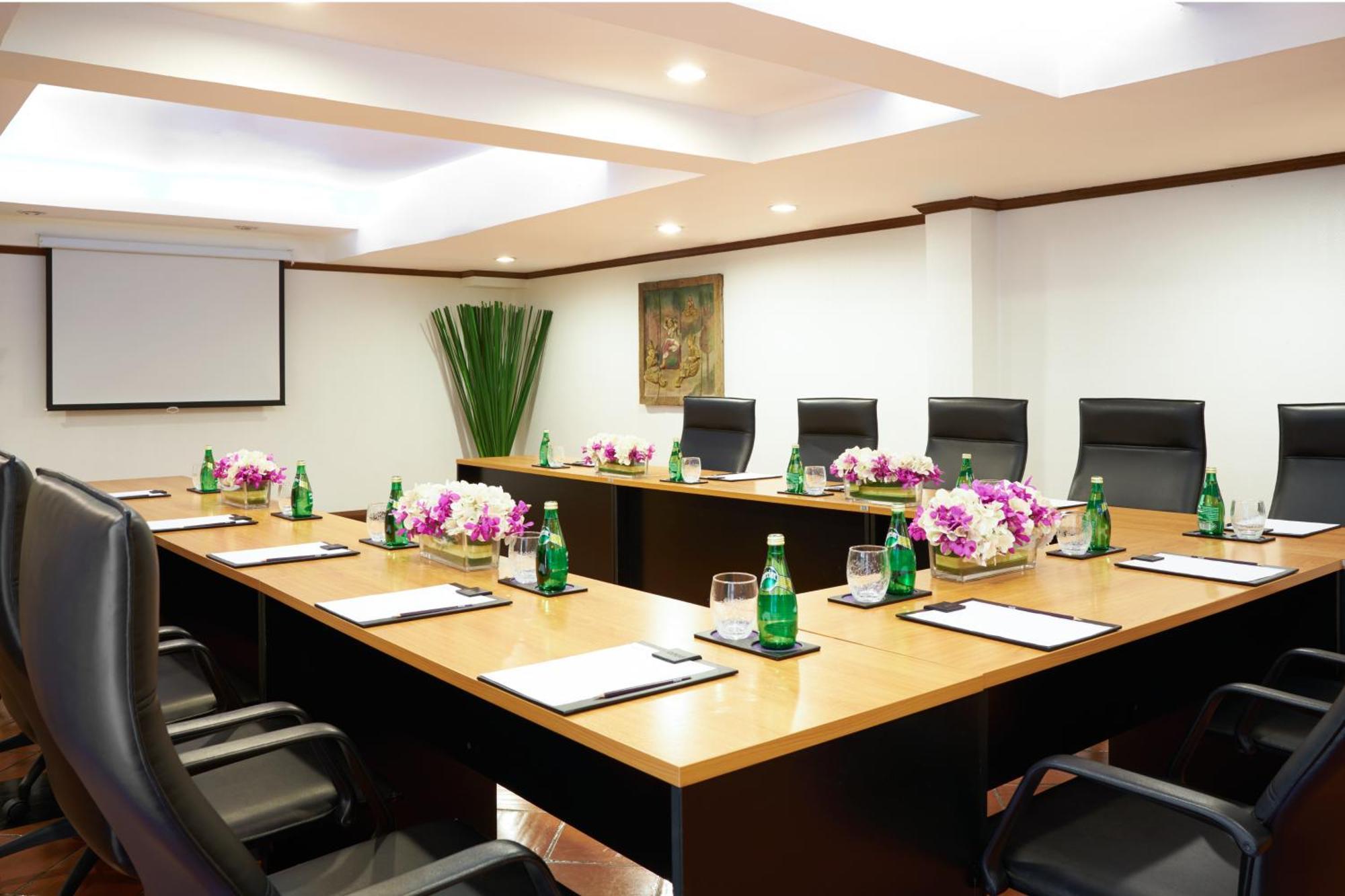 Avani Pattaya Resort Exterior photo Meeting room